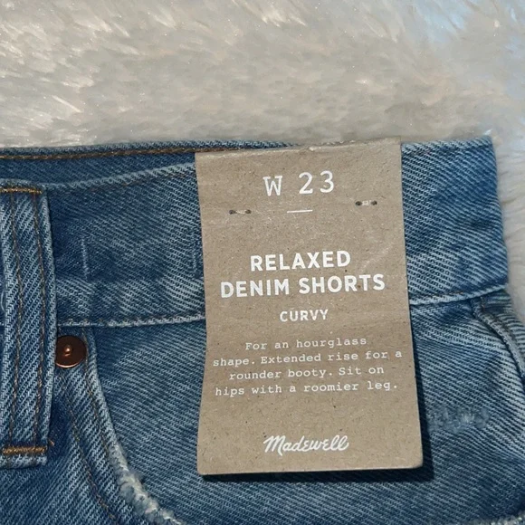 Madewell distressed relax denim blue shorts. - Picture 5 of 11